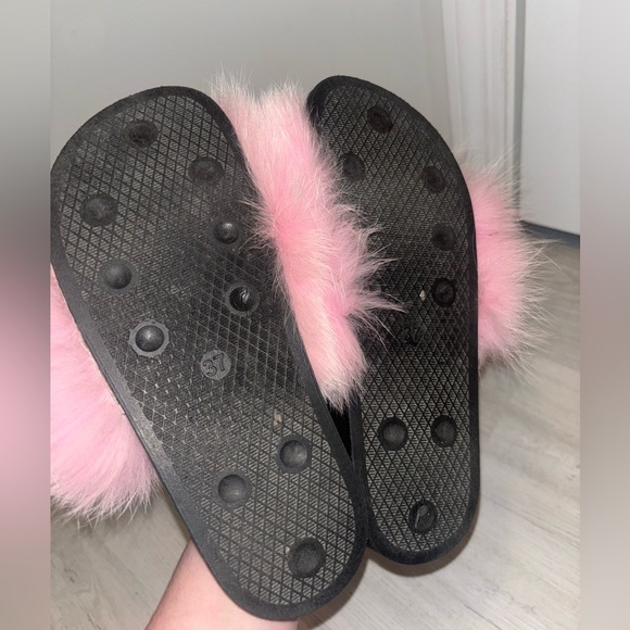 Fox Fur Slides - Picture 3 of 3